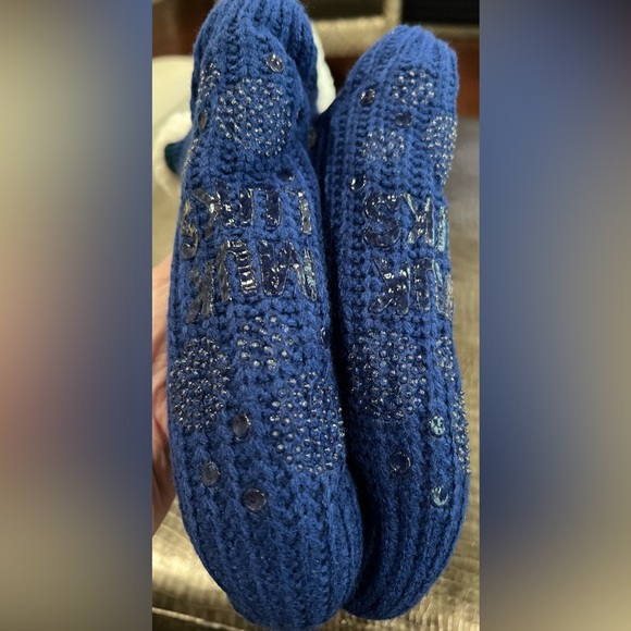 Muk Luks - NWT - Knit Slipper Socks - Green/Blue - Non skid Grip - S/M 6-8 - Picture 9 of 9